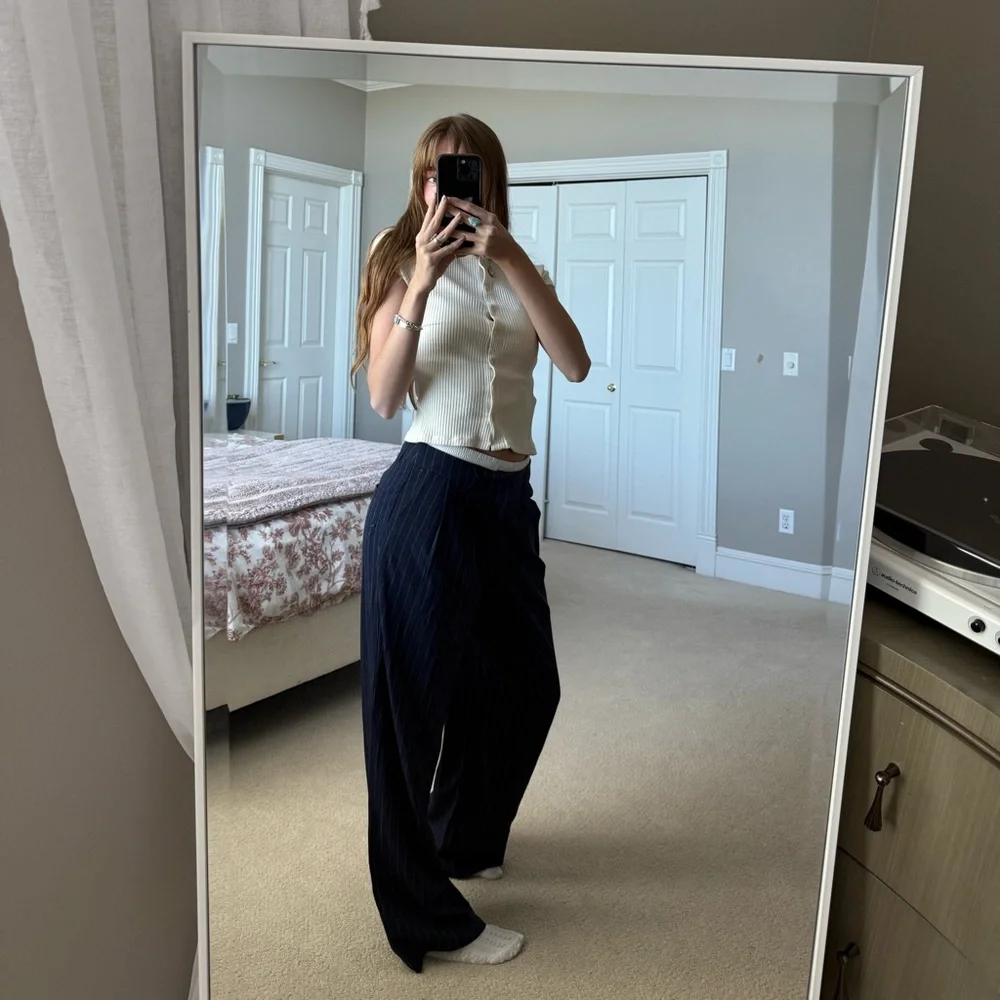 Pin striped pants - Picture 2 of 4